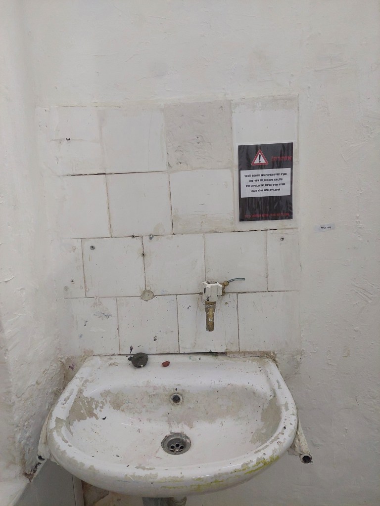 מור קייל, אזהרת משתמשים